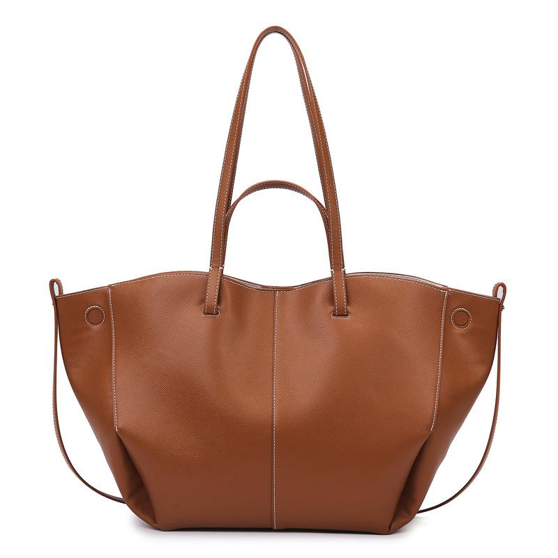 Embrace Versatility with Trendy Tote Bags